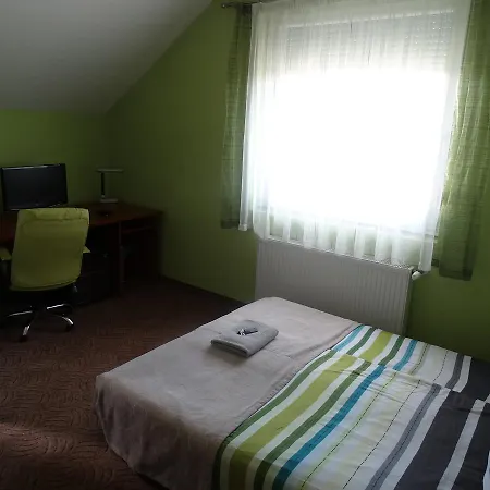 Oda ve Kahvaltı Budai Panzio İstolni Belgrad