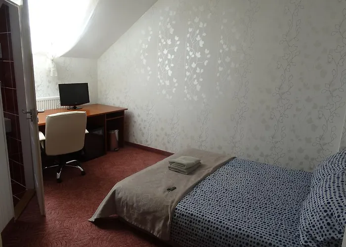 Budai Panzio Oda ve Kahvaltı 3*